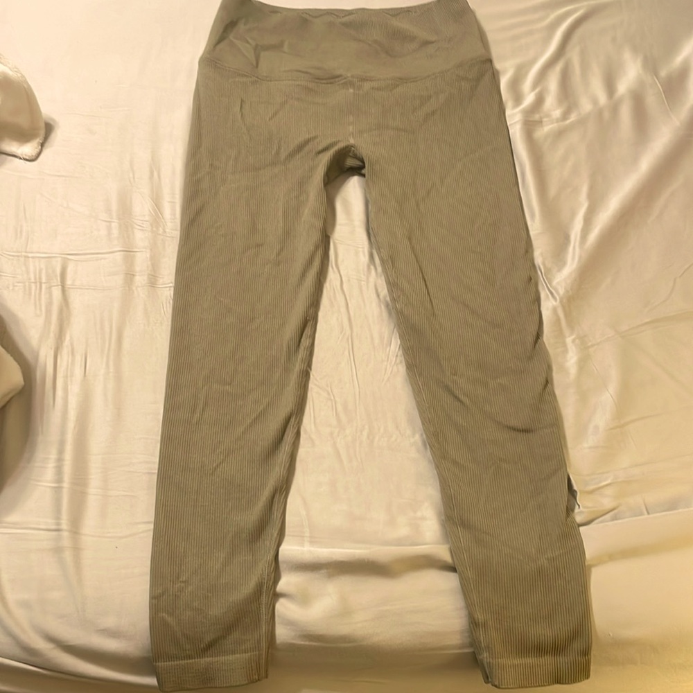 Pilates leggings never worn